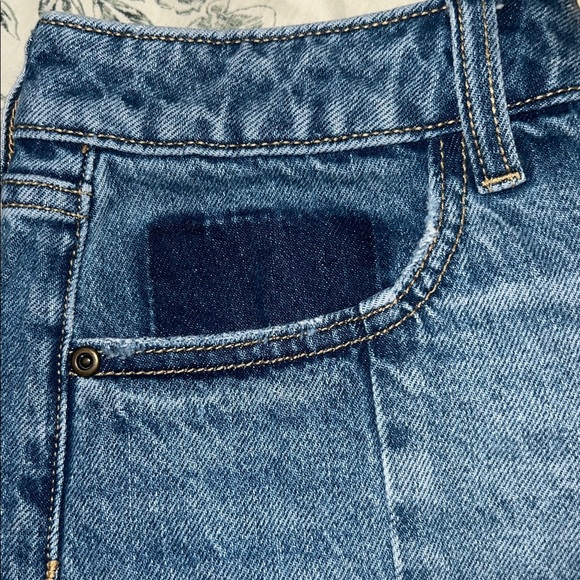 Trendy Distressed Blue Denim Shorts - Picture 8 of 9
